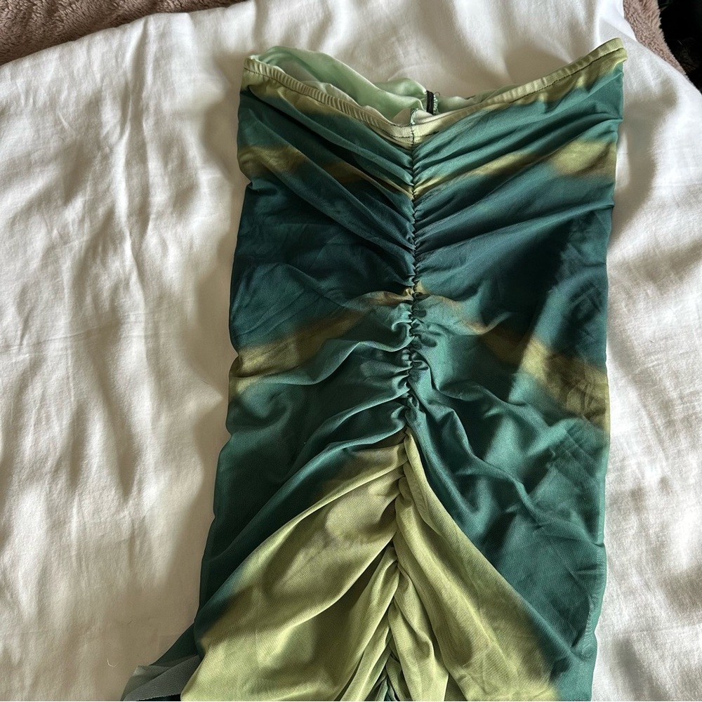 Green Dress - Picture 4 of 9